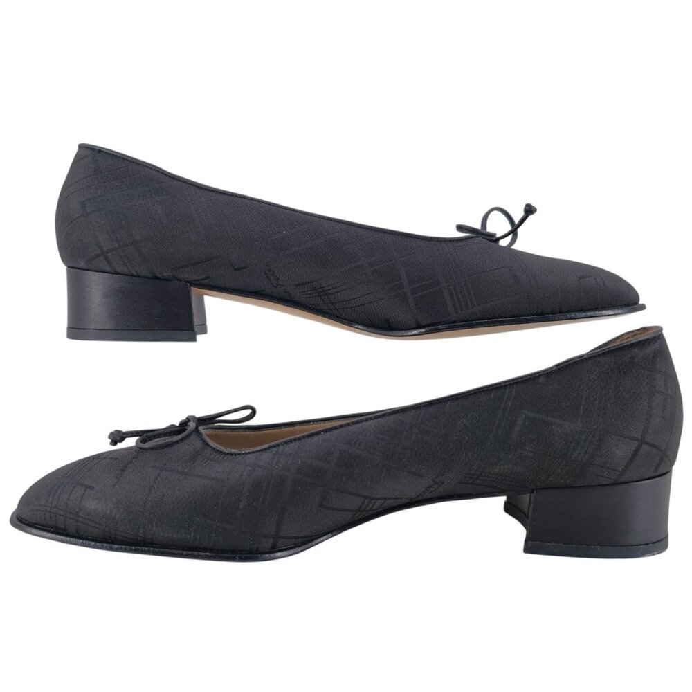 NEW Salvatore Ferragamo Italy Women's 9 Black Fabric Shoes Dress Heels Bow Pumps - Picture 8 of 10